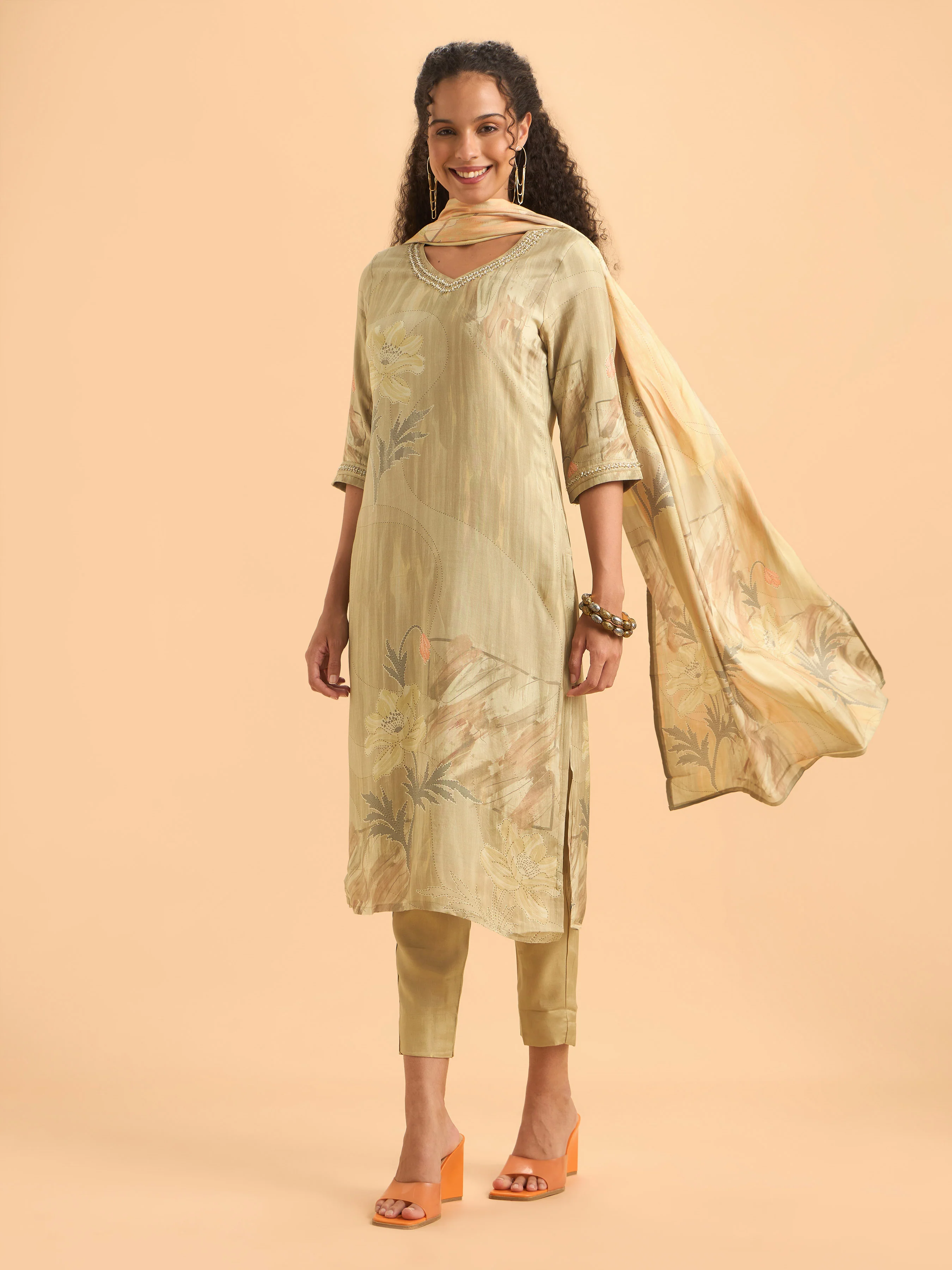 Beige Muslin Slitted Kurti Set With S cut Bead Work Styled With Printed Dupatta - Image 3
