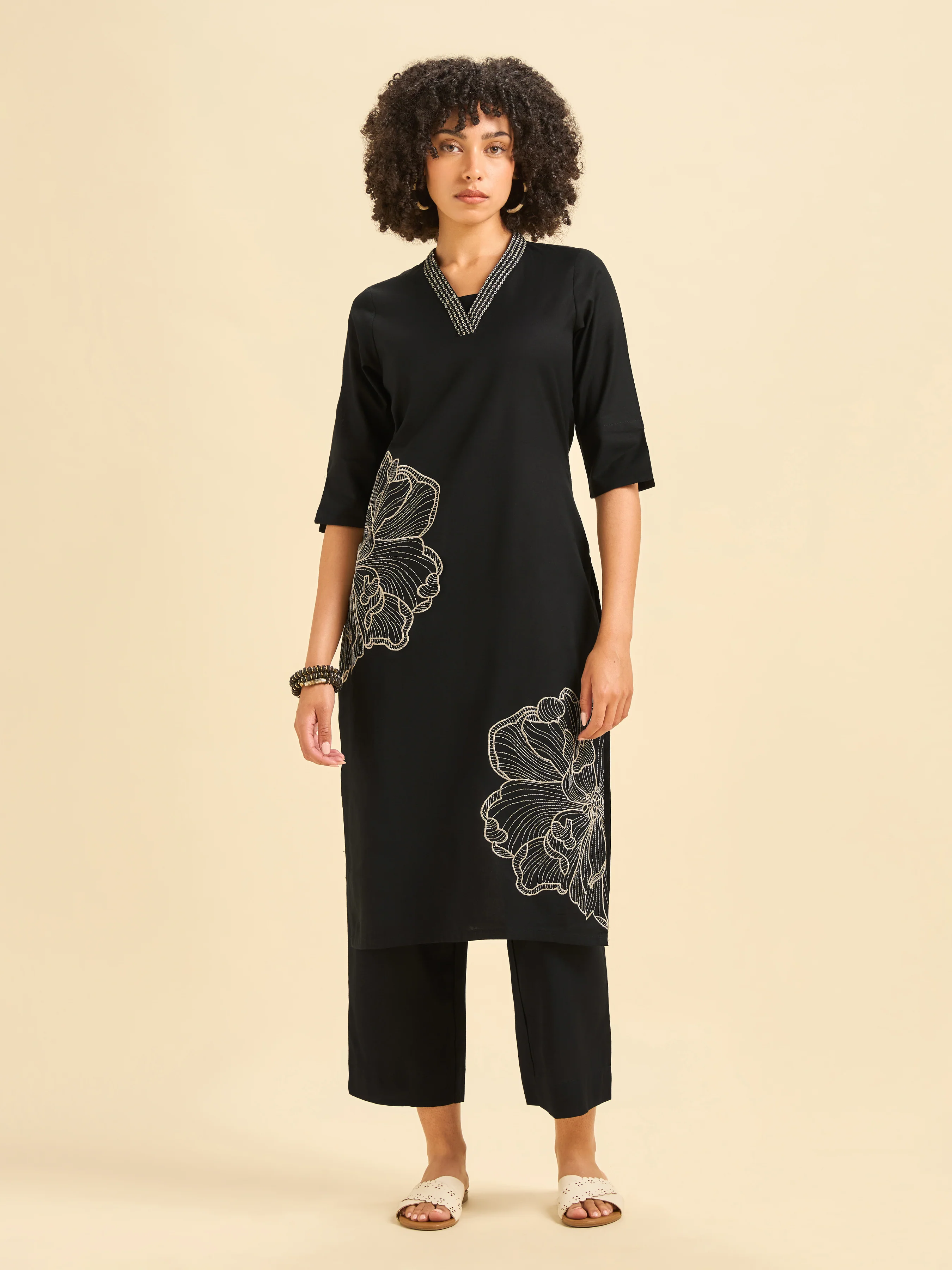 Black Cotton Flax Slit Kurti Set With Embroidery - Image 7