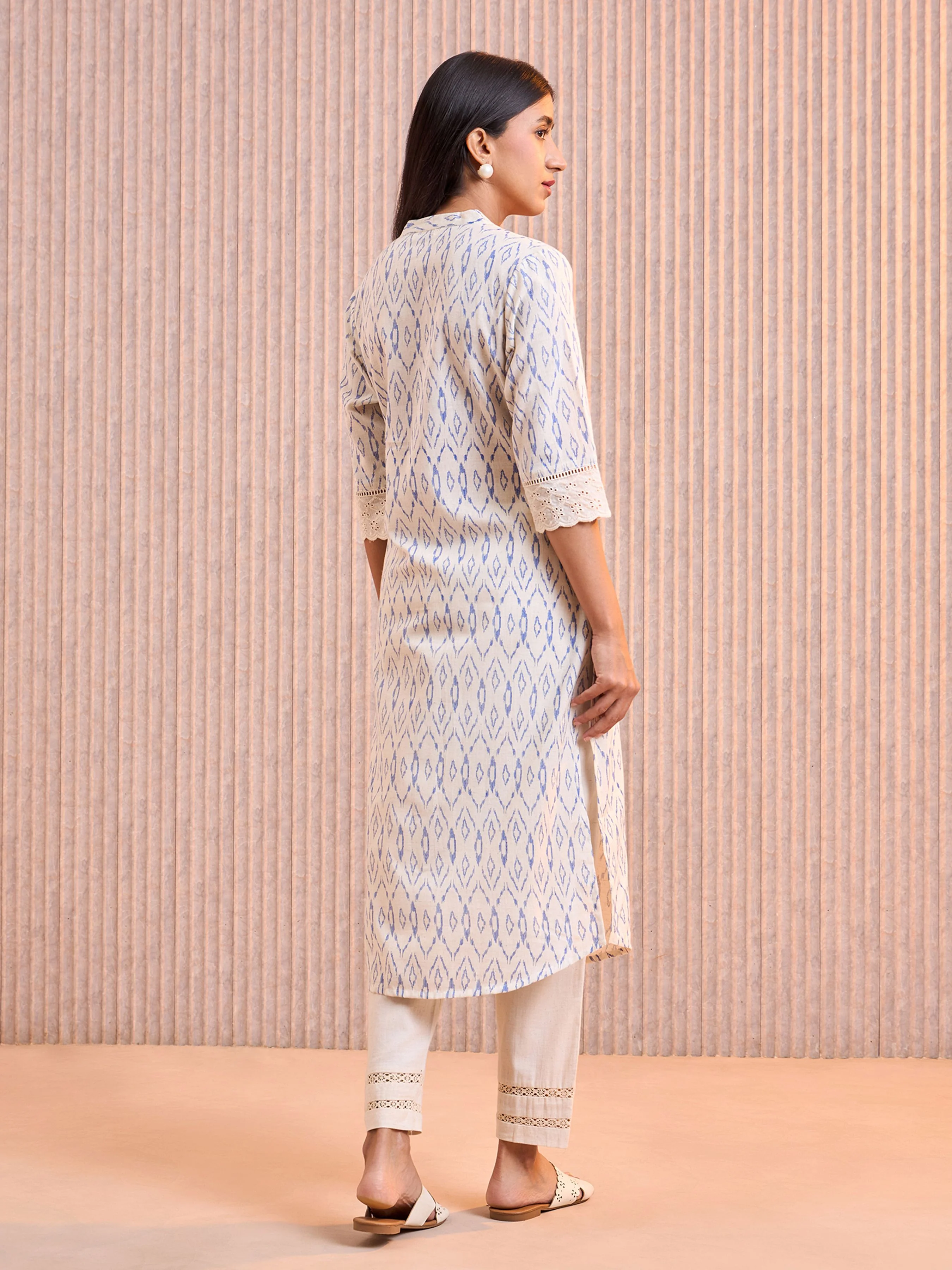 Blue Cotton Flax Printed Kurti With Lace Detailing - Image 5