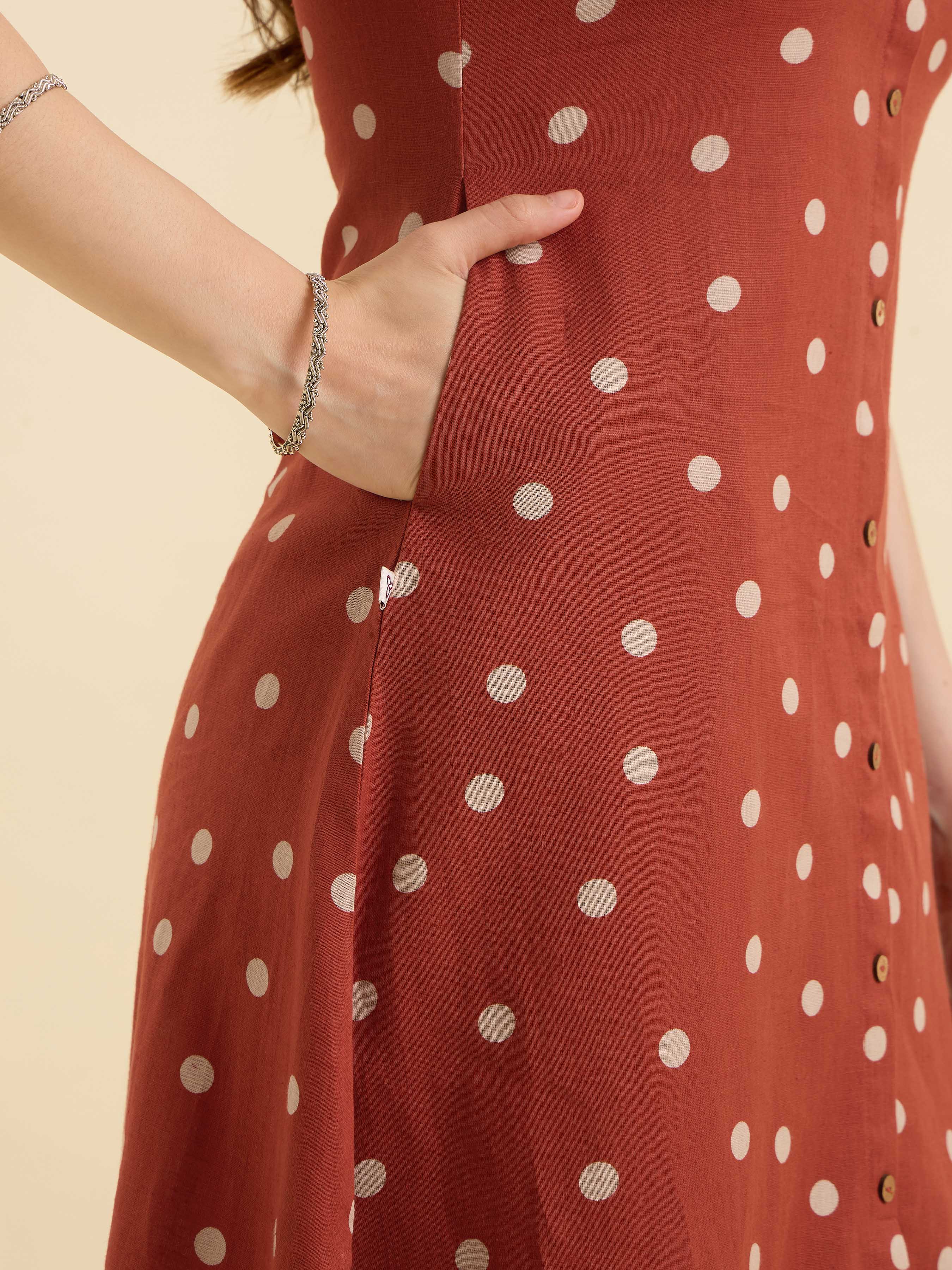 Brick Red Ivory Cotton Flax Printed Flared Sleeveless Kurti Set With Centre Cut - Image 6