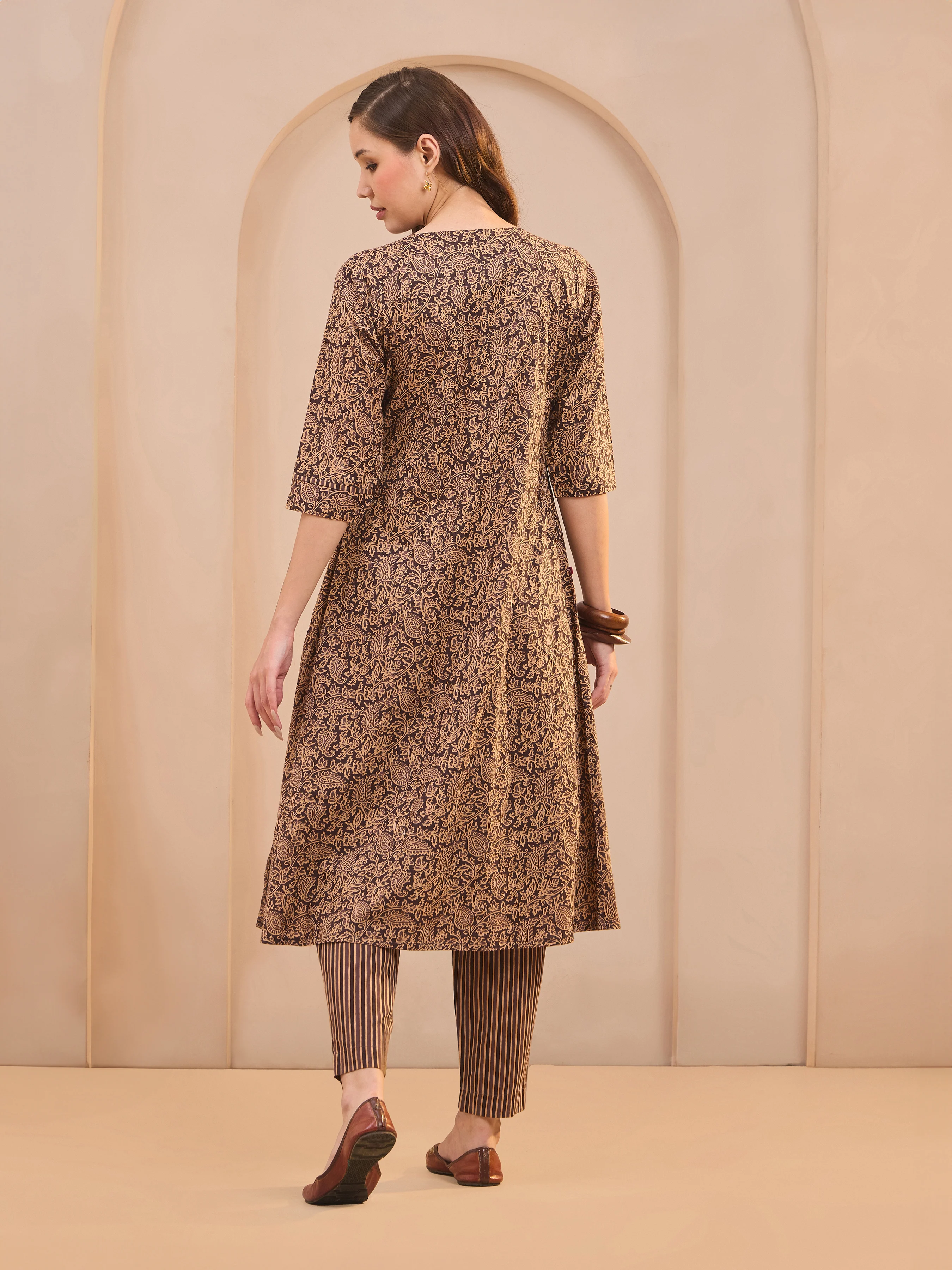 Brown Cotton Katha Printed Kurti & Bottom Set With Sequins Work - Image 5