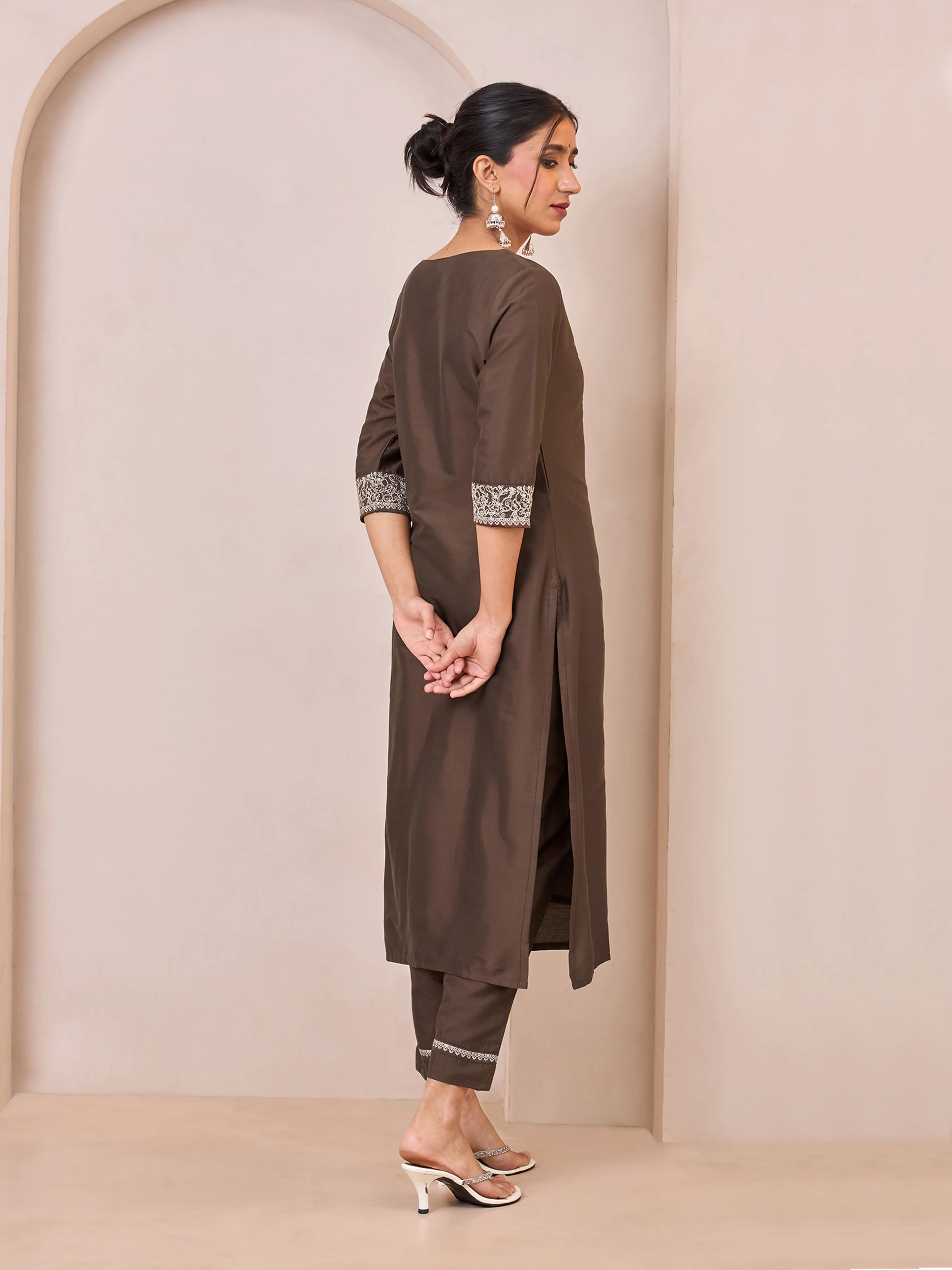 Brown Viscose Blend Kurti Set With Embroidery - Image 5