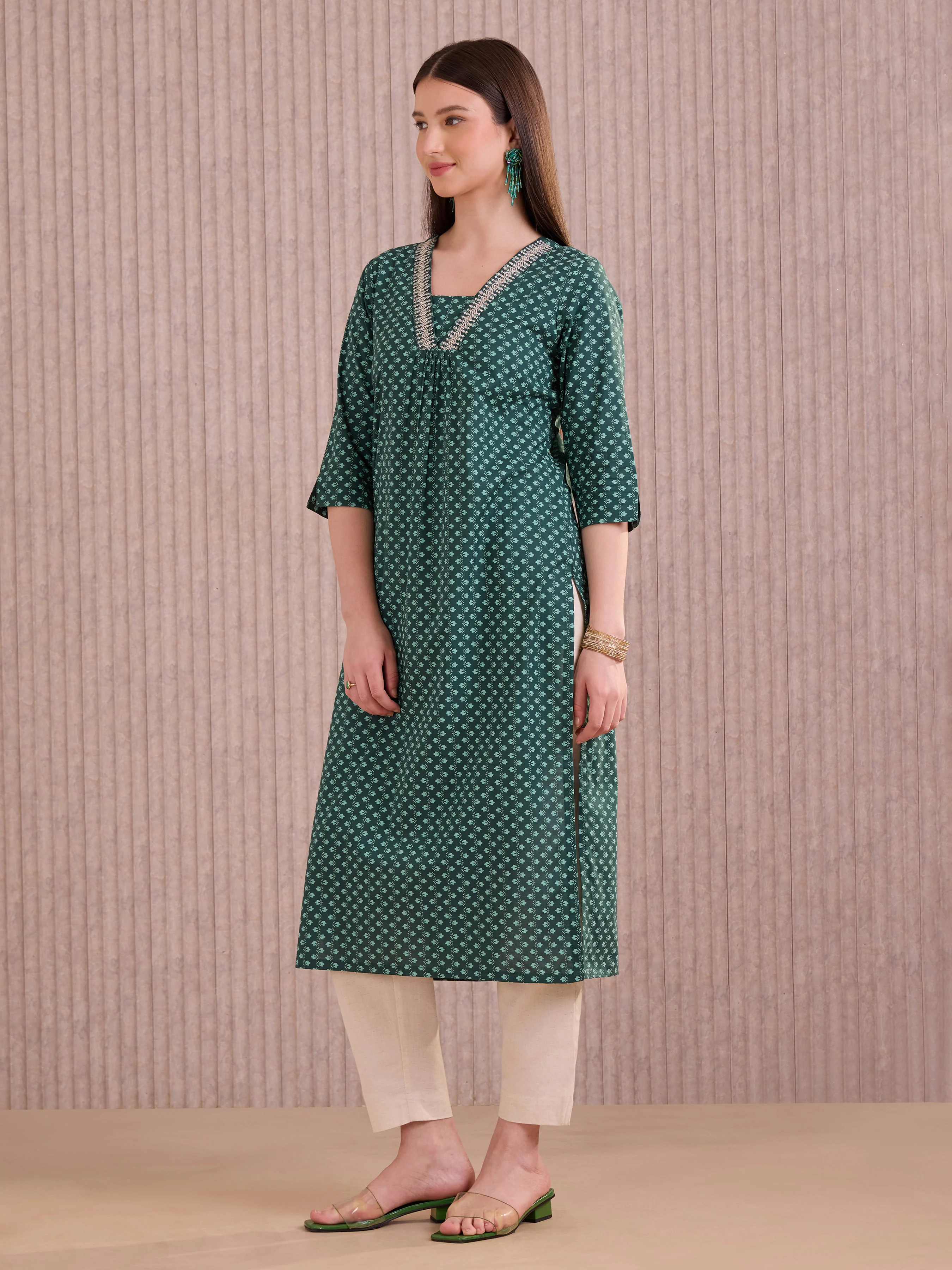 Green Cotton Printed Slit Kurti With Embroidery - Image 3