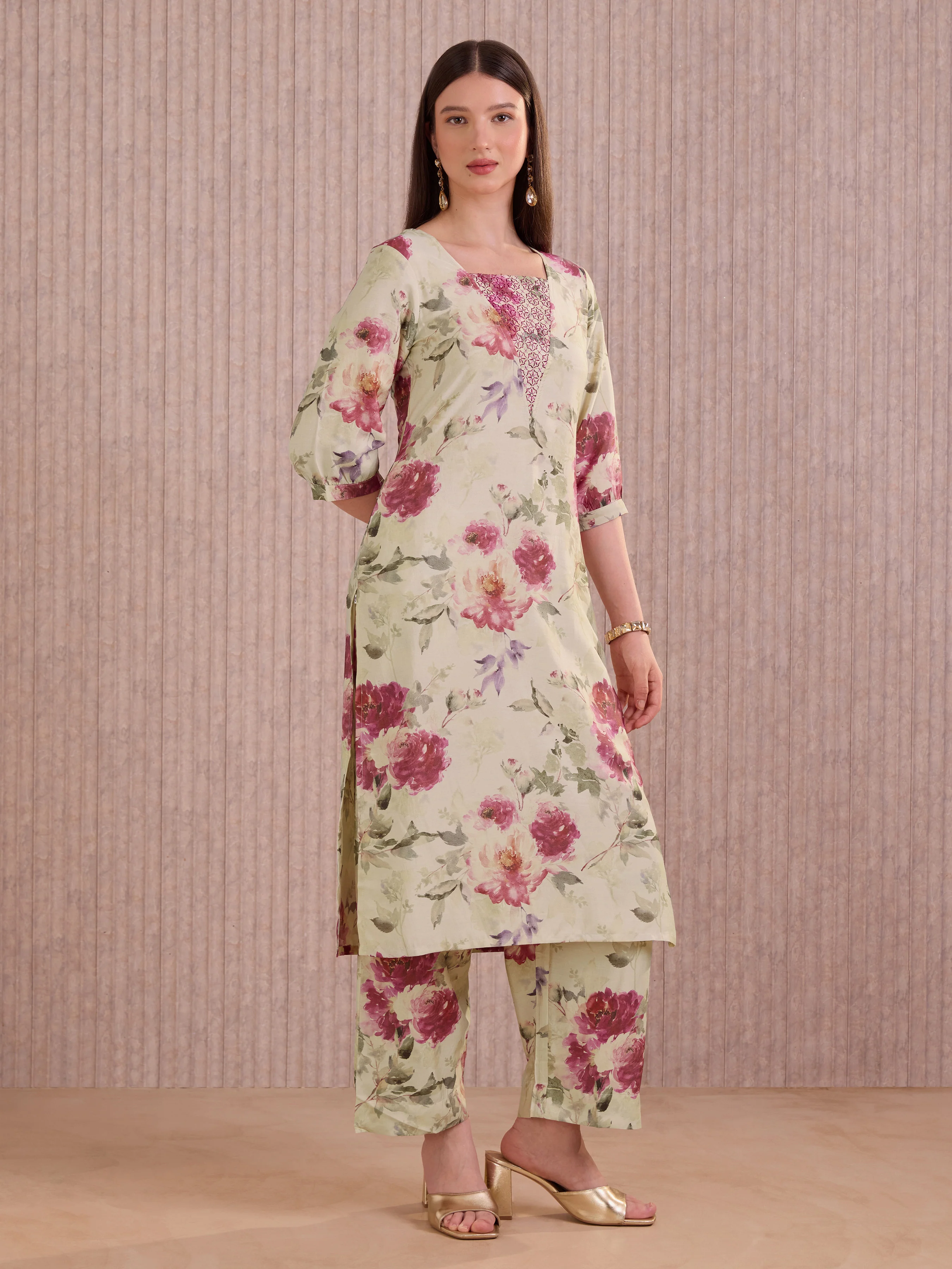Ivory Viscose Blend Printed Kurti Set With Embroidery - Image 3