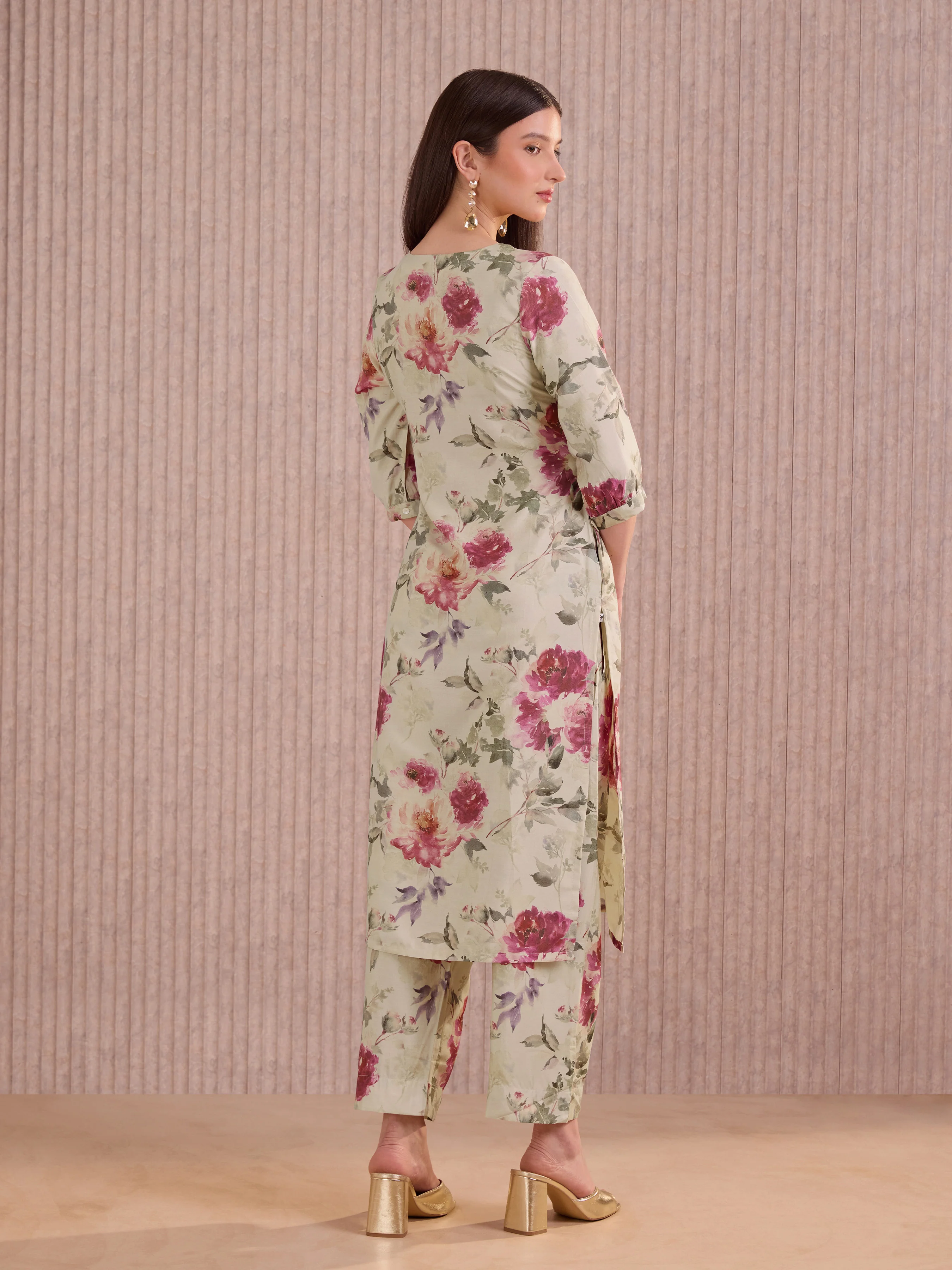 Ivory Viscose Blend Printed Kurti Set With Embroidery - Image 5