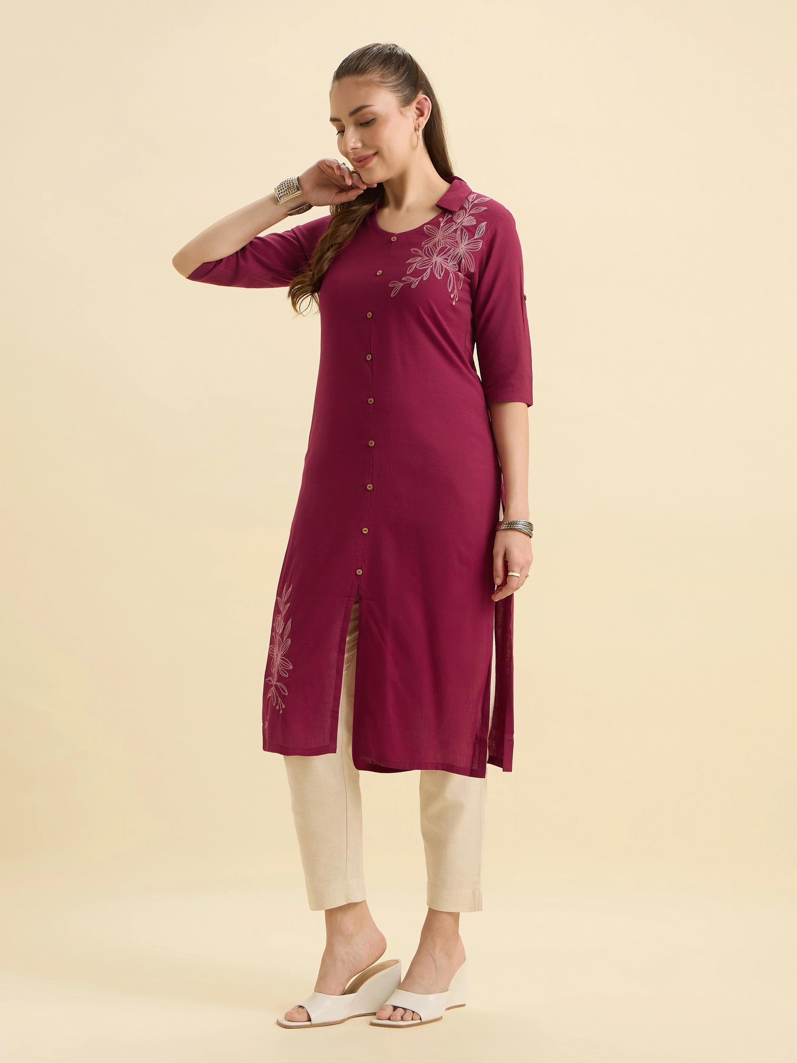 Magenta Cotton Blend Plain Slitted Kurti With Embroidery