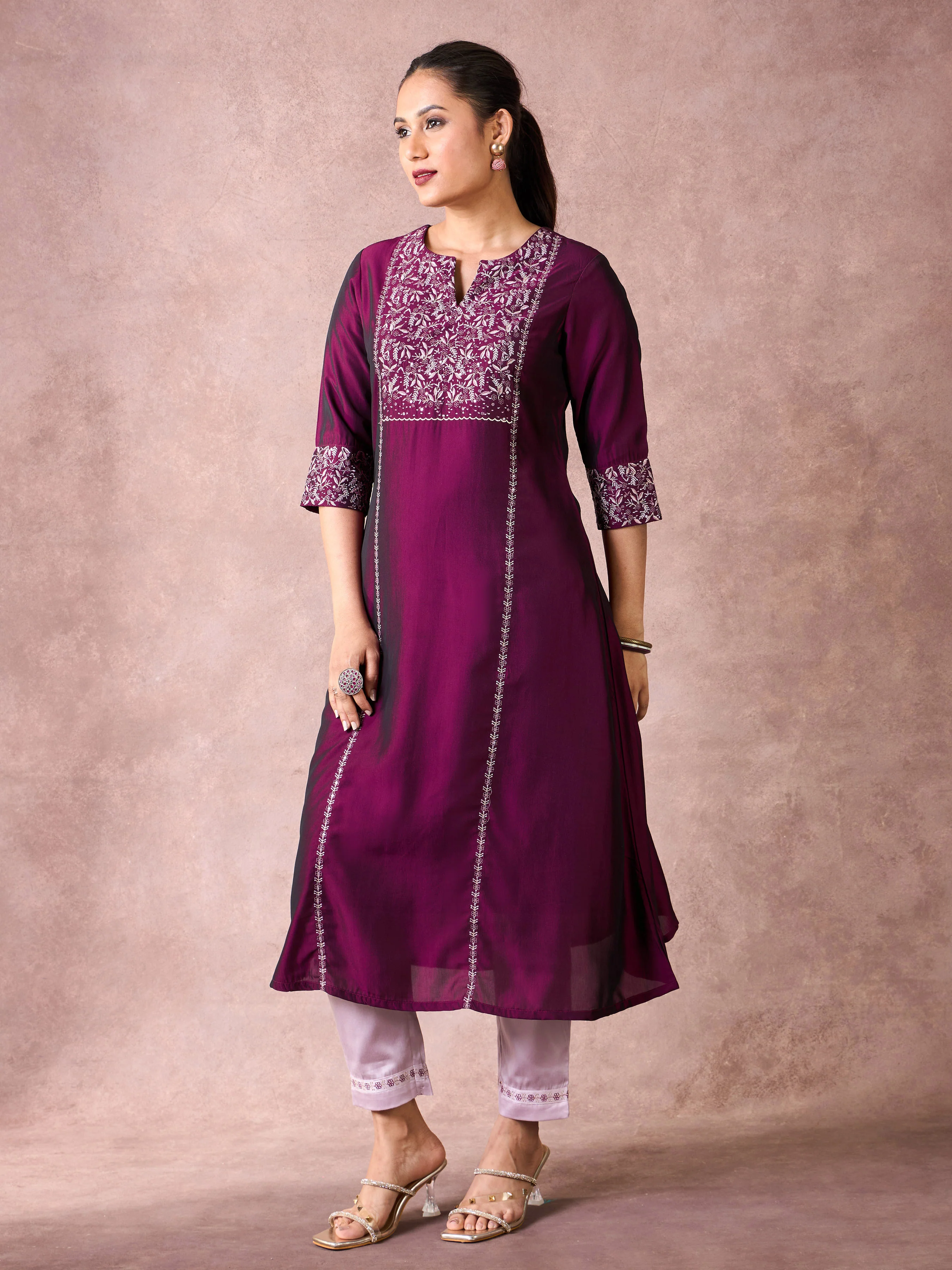 Magenta Viscose Plain Kurti & Bottom With Sequins Embrodiery - Image 5