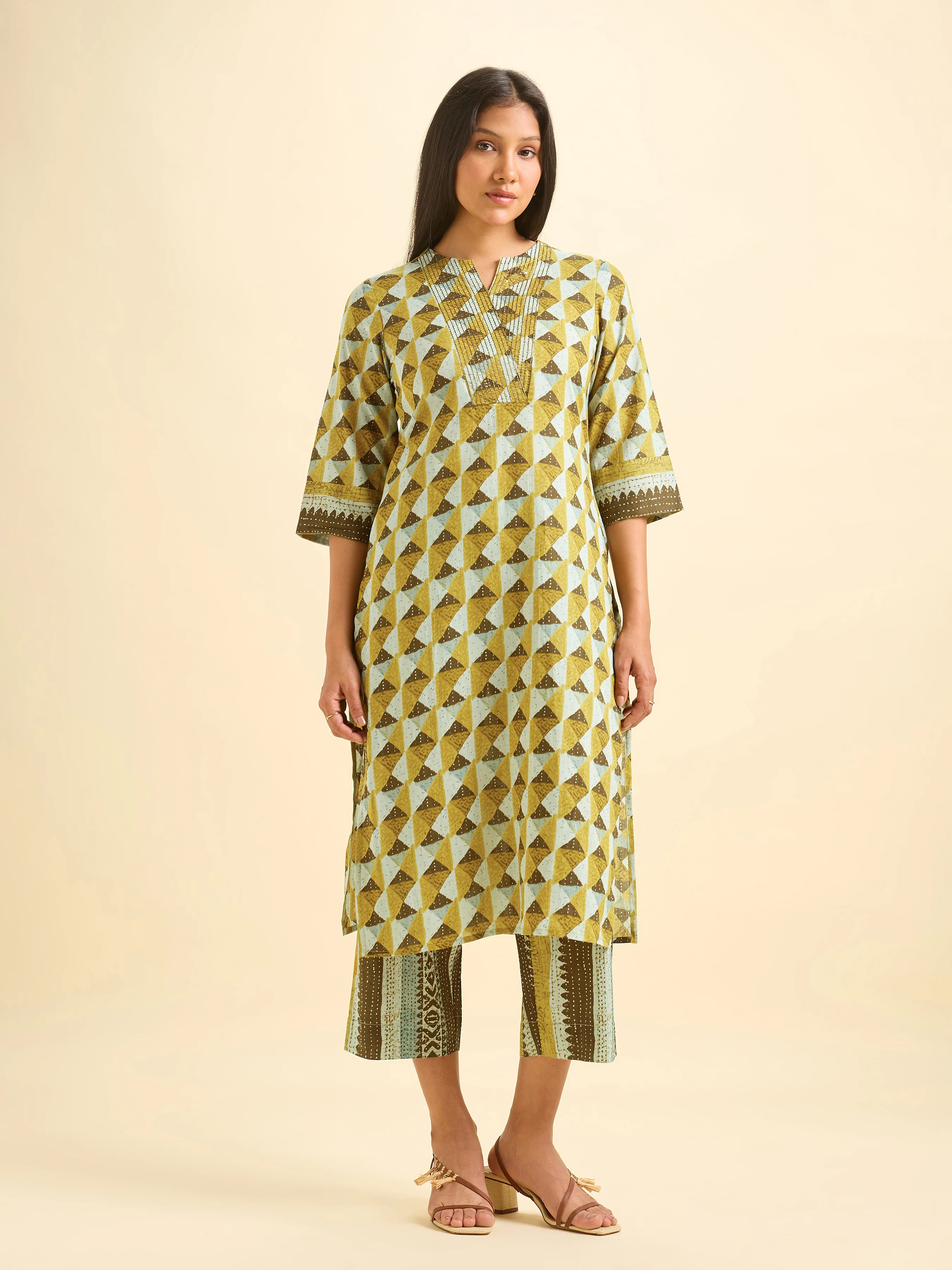 Multi Colour Cotton Printed Kurti Set With Sequins Embroidery - Image 3