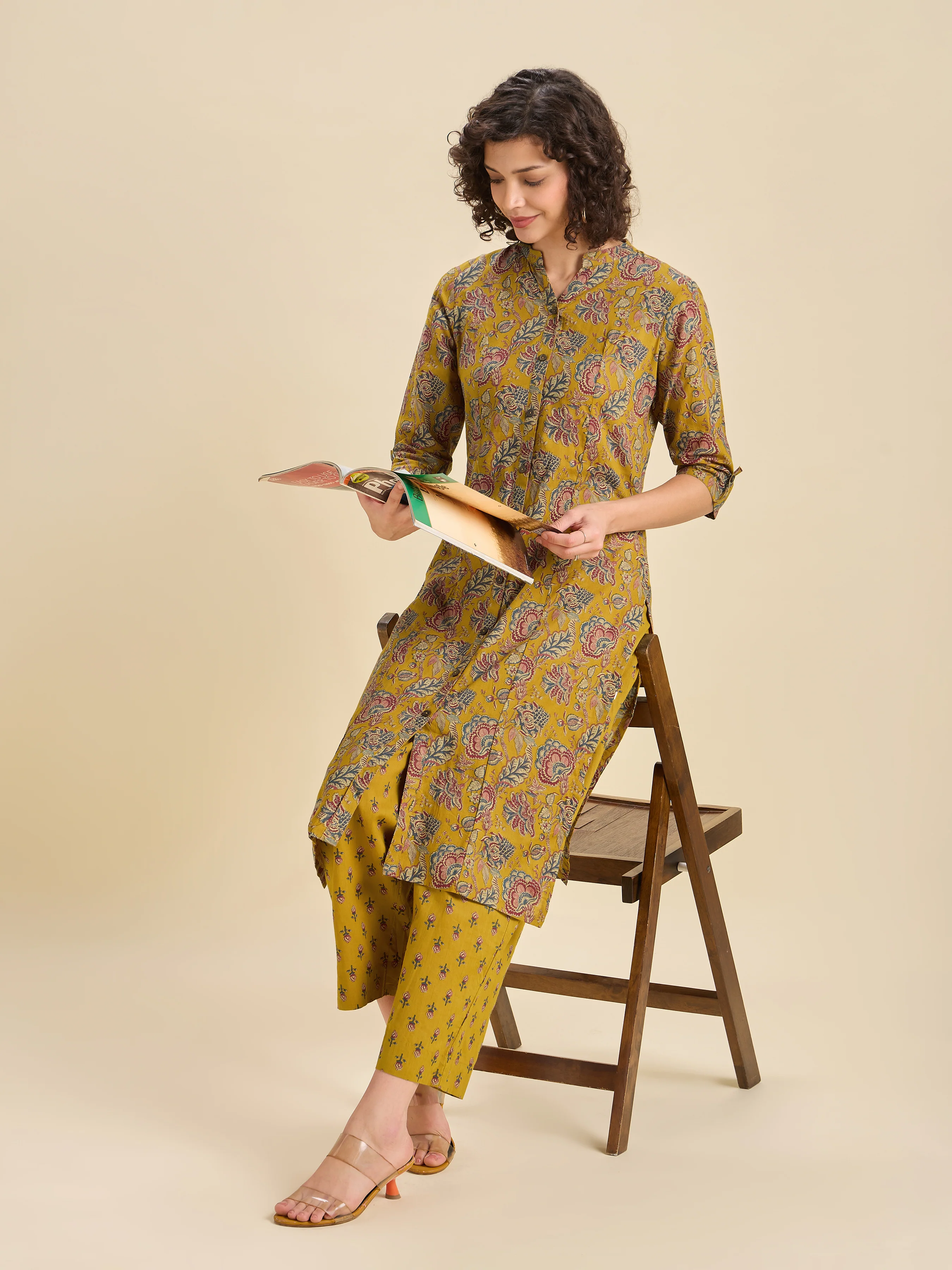 Multi Colour Pure Cotton Printed Slited Kurti Set With Princess Cut - Image 3