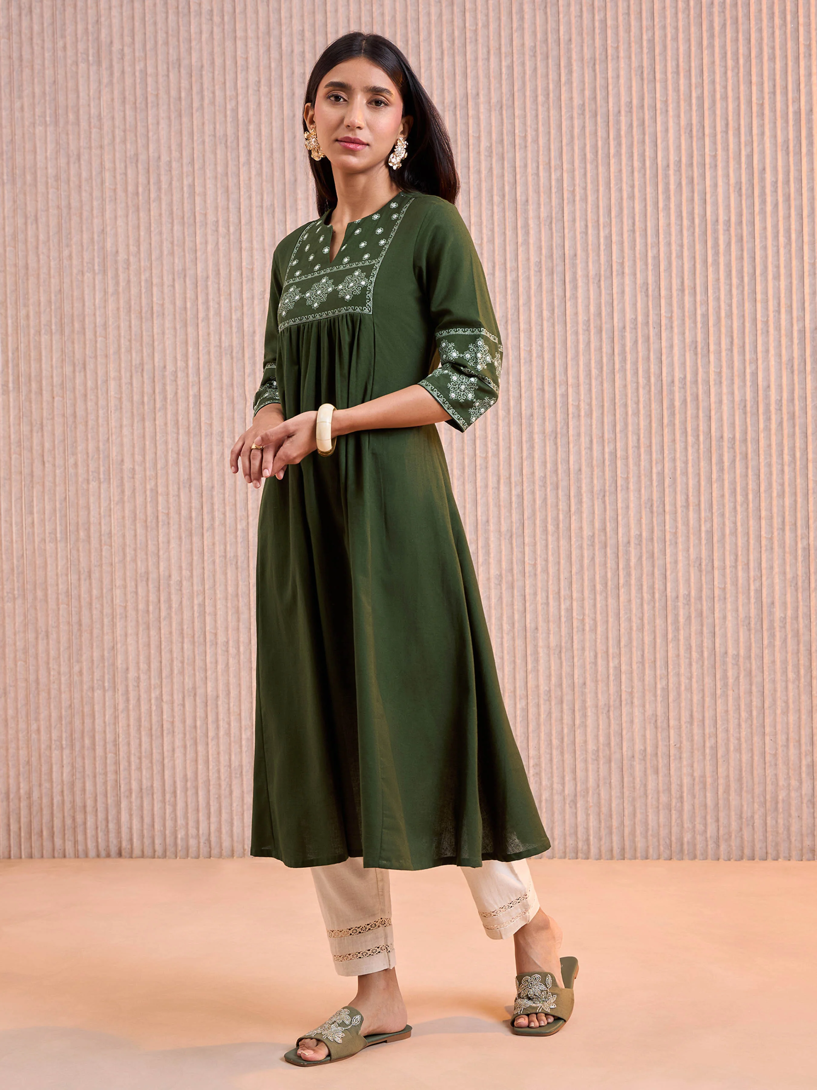 Olive Green Cotton Flax Plain Kurti With Embroidery - Image 4