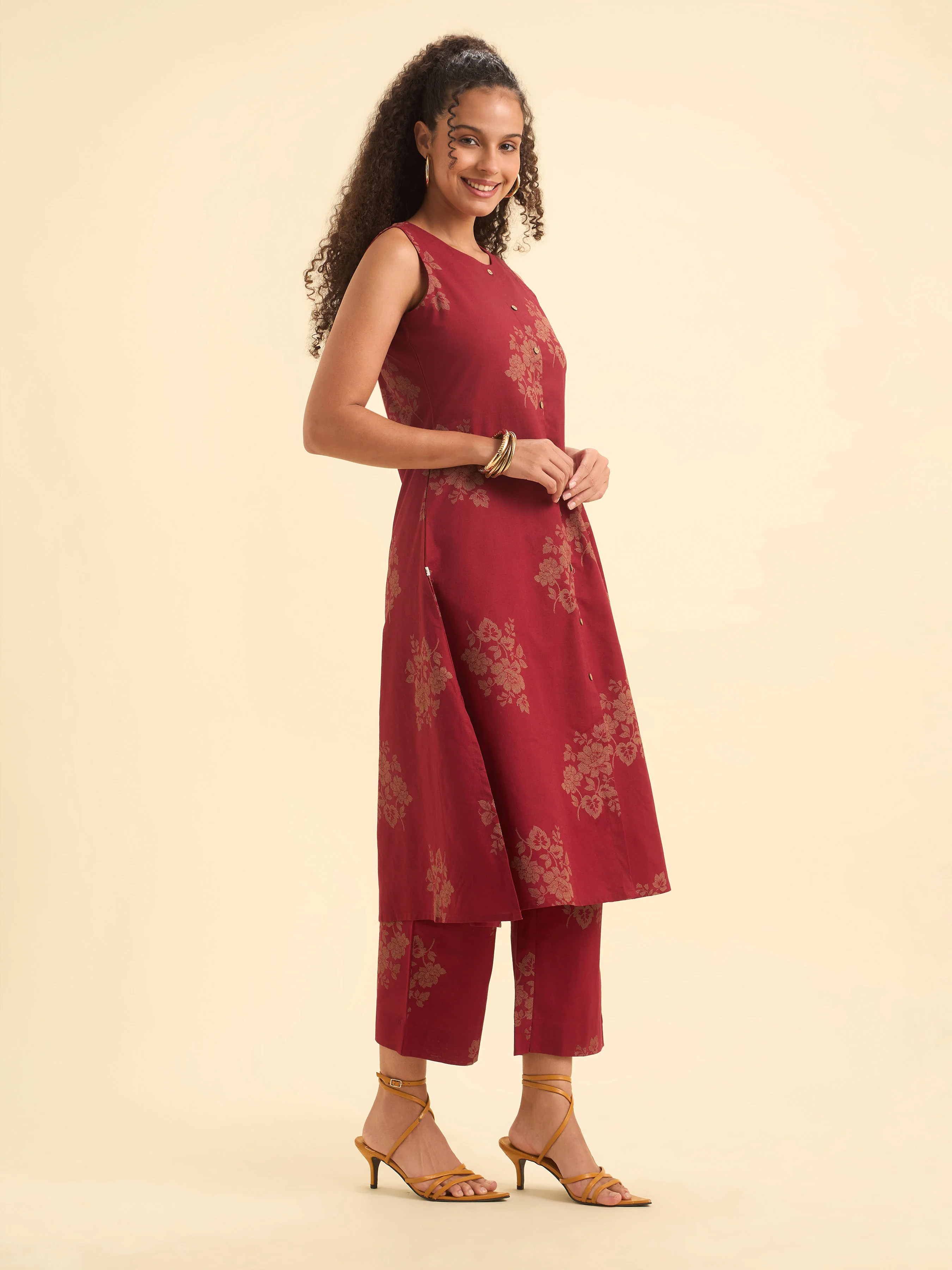 Red Colour Cotton Flax Printed Flared Kurti With Bottom - Image 5
