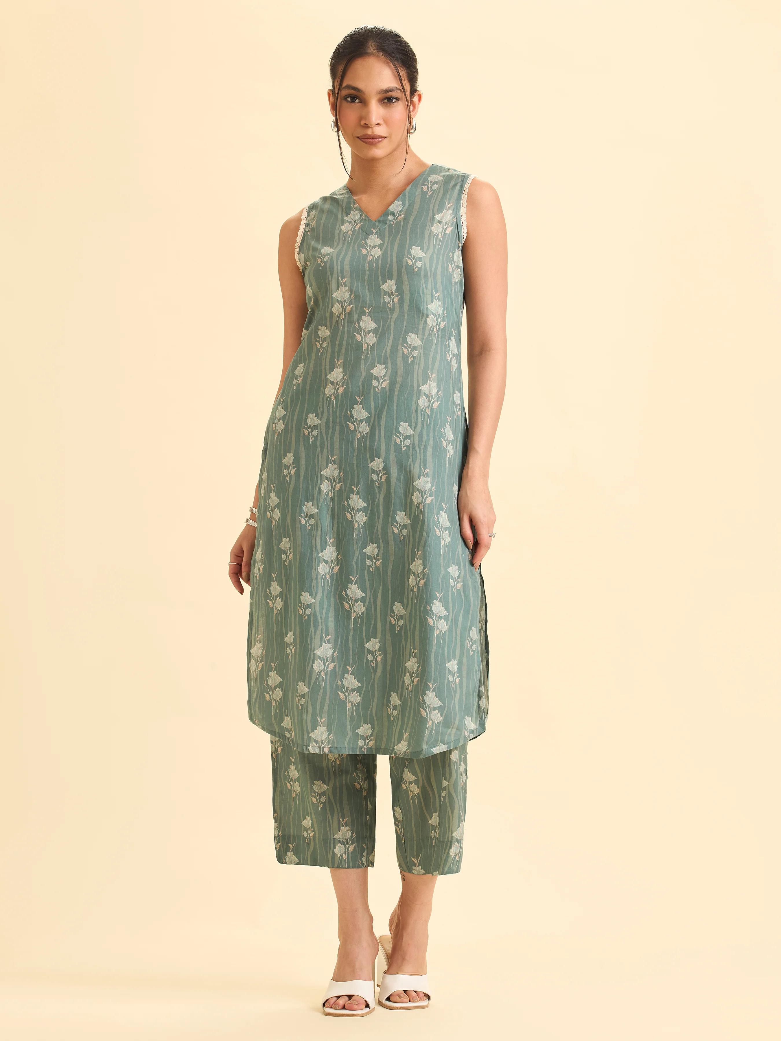 Sage Green Muticolour Pure Cotton Printed Slitted Kurti Set With Lace - Image 2